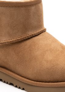 AI23-ugg-1017715KCHE_8_P-1.jpg