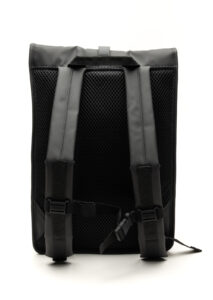 AI24-rains-ROLLTOP20RUCKSACK2013320BLA_2_P-1.jpg