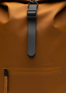 AI24-rains-ROLLTOP20RUCKSACK2013320RUST_8_P.jpg