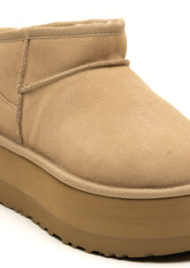 AI24-ugg-1135092SAN_8_P.jpg