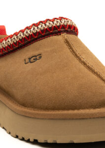 AI24-ugg-1143776KCHE_8_P.jpg