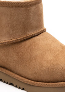 AI24-ugg-1017715KCHE_8_P.jpg