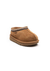 AI24-ugg-1019066TCHE_1_P.jpg